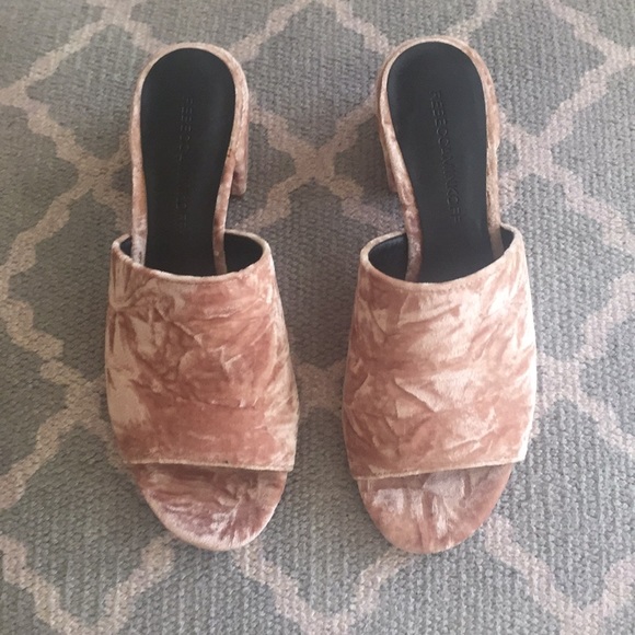Rebecca Minkoff Shoes - REBECCA MINKOFF Sandals in Pink Crushed Velvet 6M